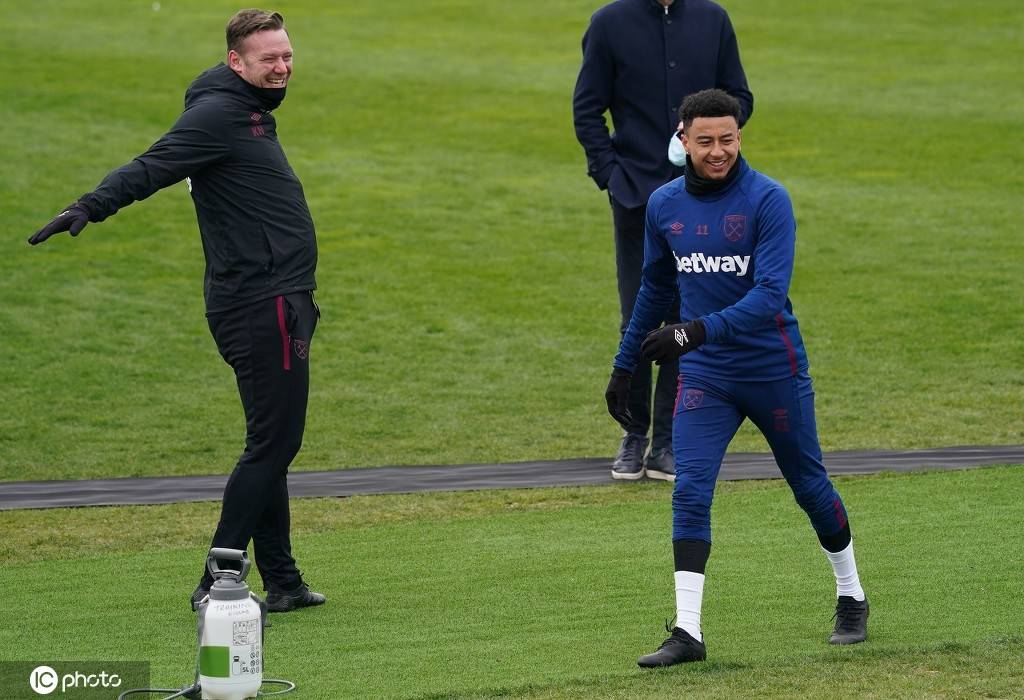 爱游戏官方-刚刚！西汉姆门线救险备战NBA总决赛Doinb在TES比赛中出色防守，蒂姆在篮网比赛中关键助攻的简单介绍